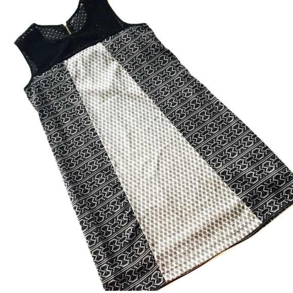Xhilaration Dresses & Skirts - Xhilaration Mini Shift Dress